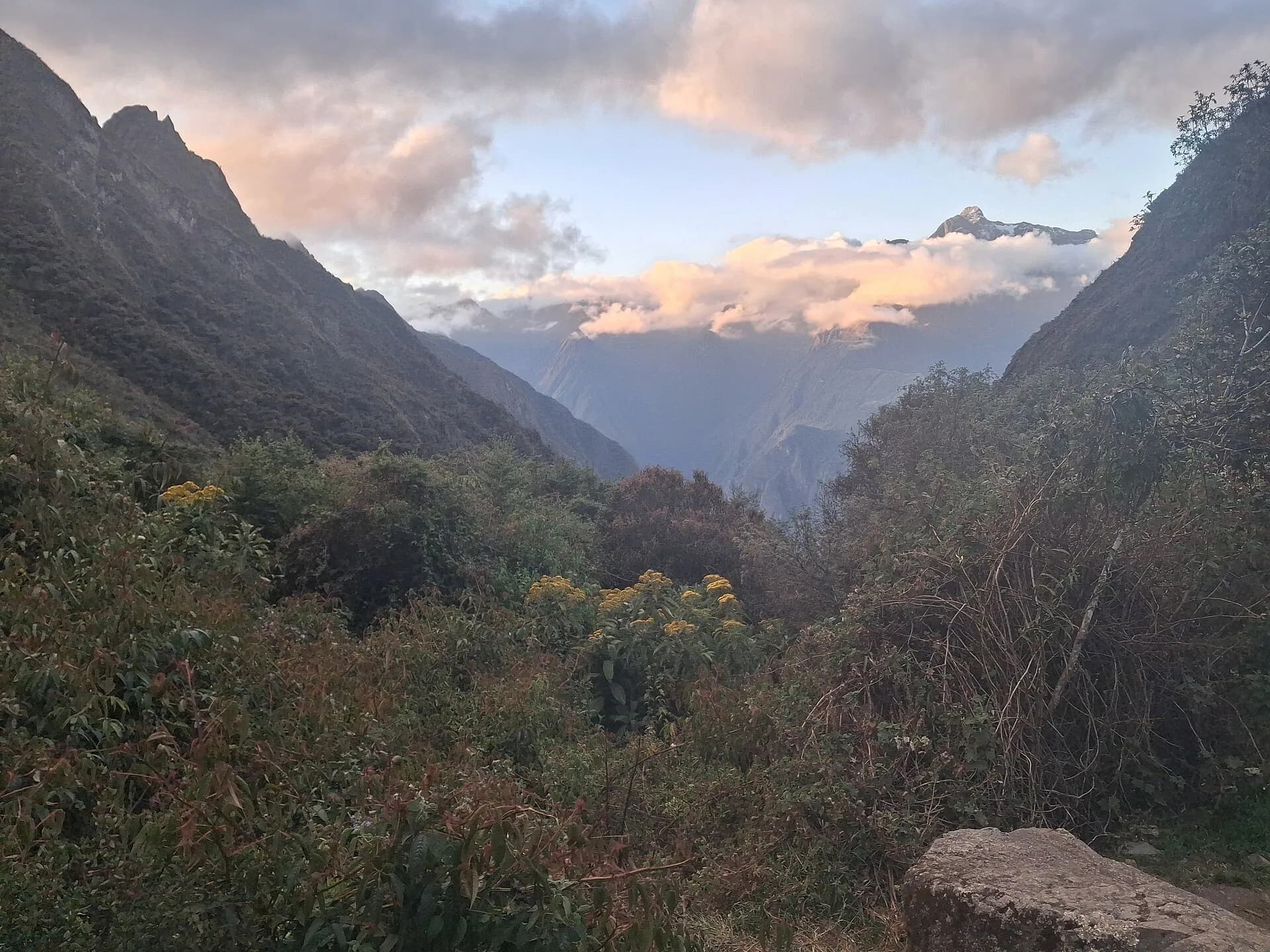 Pacaymayo Valley surrounded by mountains at the end of the day