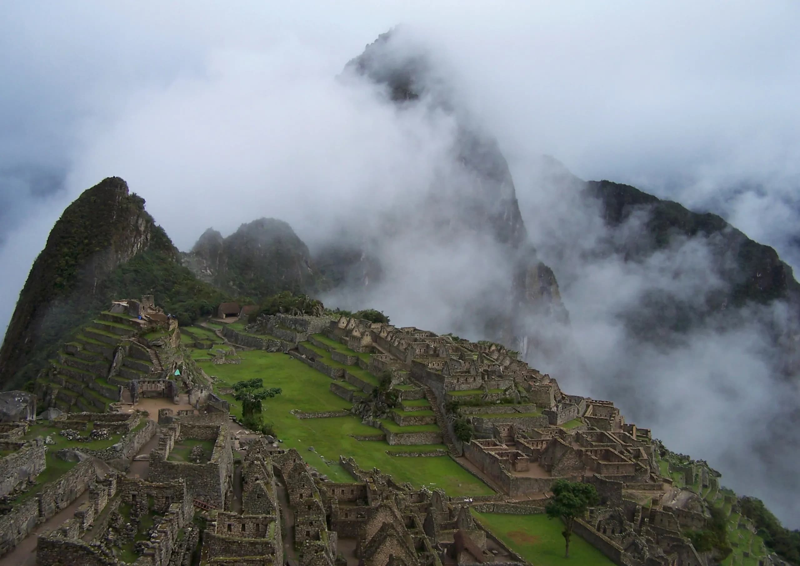 © tom d arby · Pexels The citadel of Machu Picchu among mist-covered mountains