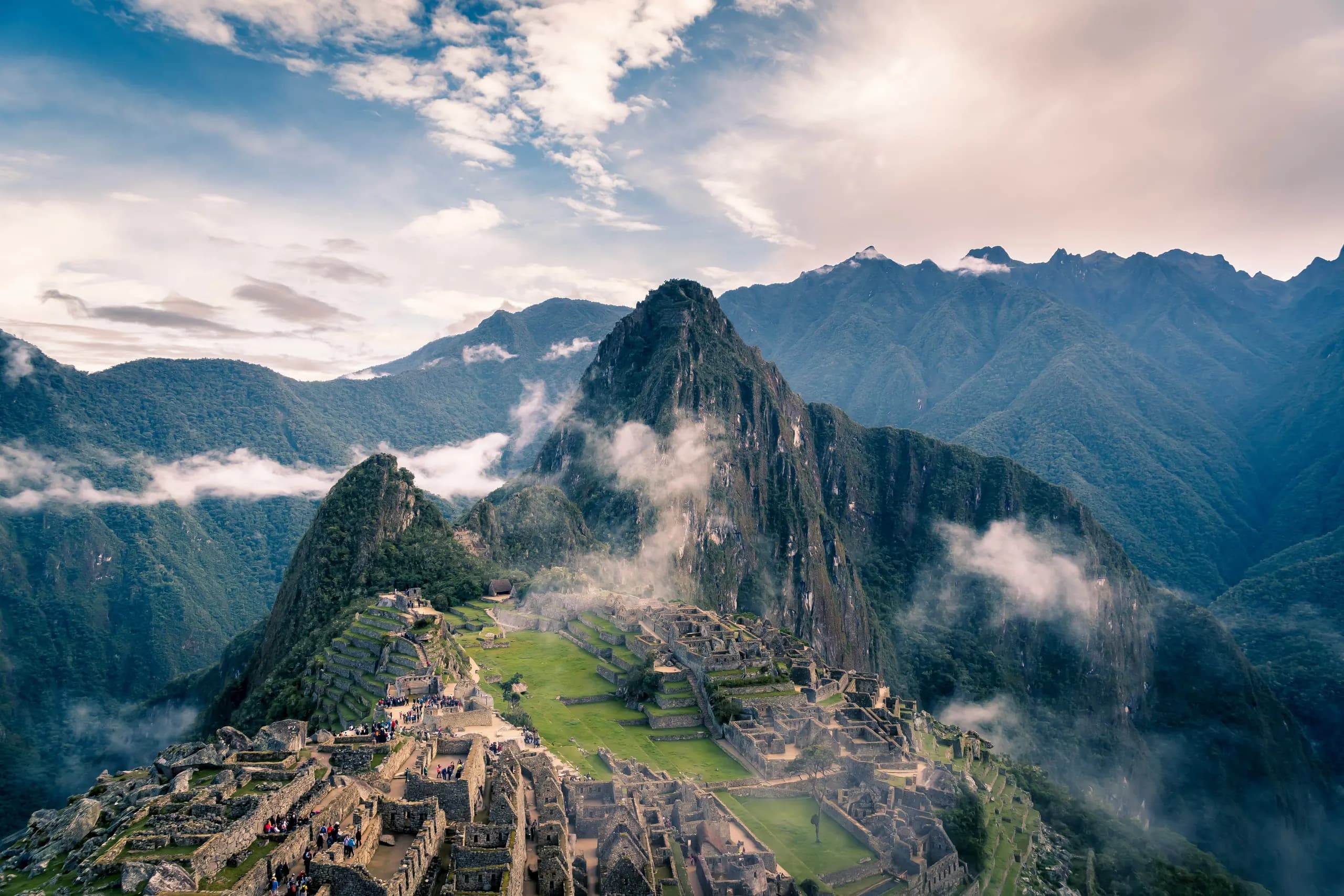 © Willian Justen de Vasconcellos · Pexels Machu Picchu among the clouds