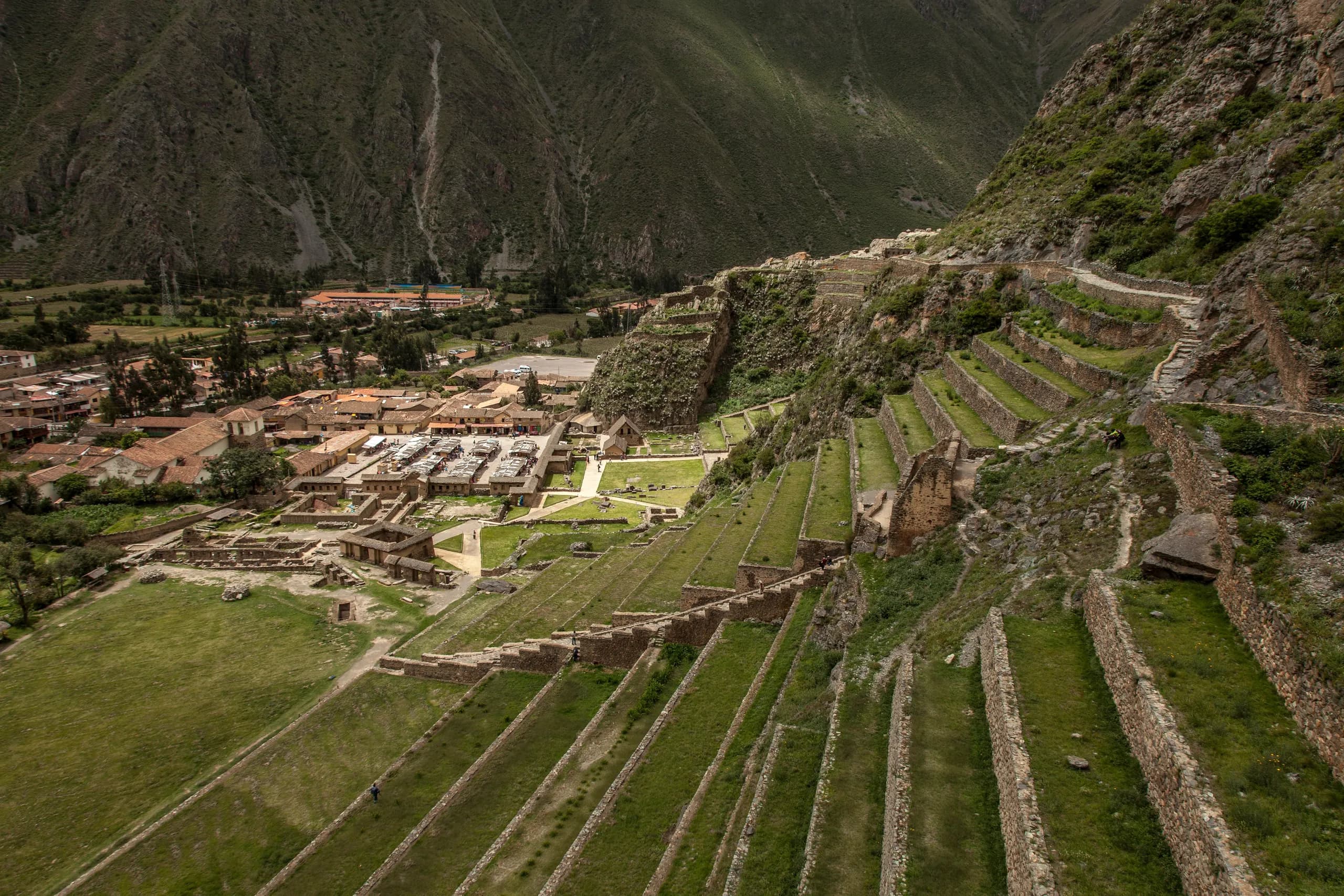 © jibanesports · Pexels Ollantaytambo terraces below the mountains